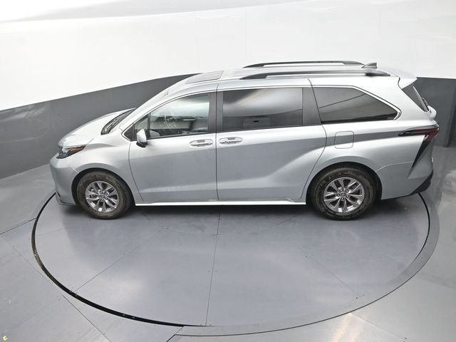 2025 Toyota Sienna XLE 8 Passenger