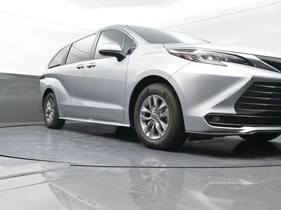 2025 Toyota Sienna XLE 8 Passenger