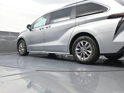 2025 Toyota Sienna XLE 8 Passenger