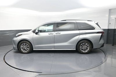 2025 Toyota Sienna XLE 8 Passenger