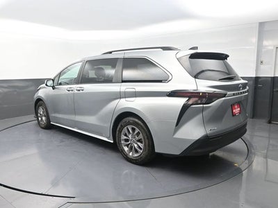 2025 Toyota Sienna XLE 8 Passenger