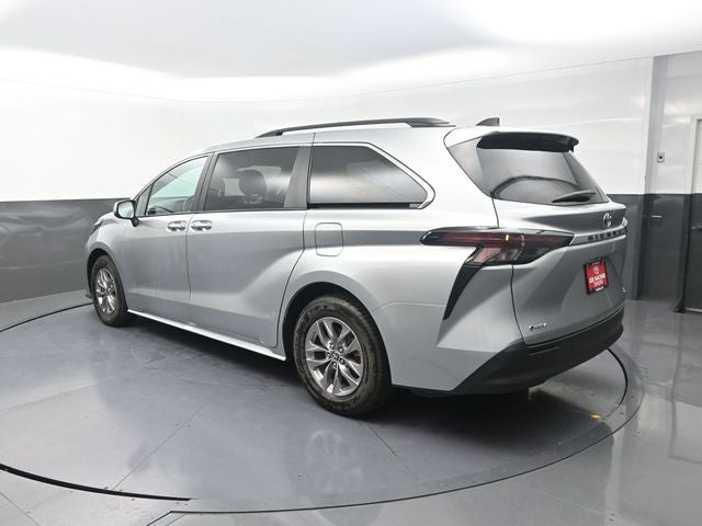 2025 Toyota Sienna XLE 8 Passenger
