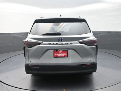 2025 Toyota Sienna XLE 8 Passenger