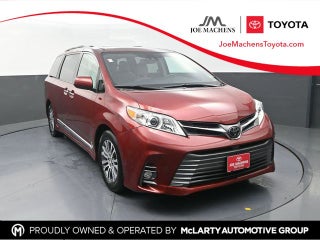 2018 Toyota Sienna XLE 8 Passenger