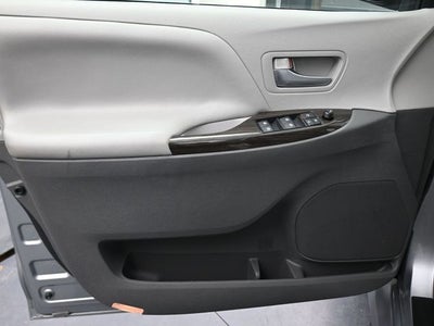 2018 Toyota Sienna XLE 8 Passenger
