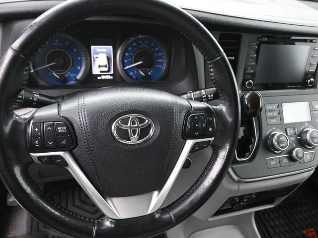2018 Toyota Sienna XLE 8 Passenger
