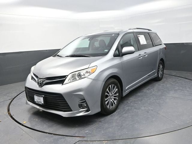 2018 Toyota Sienna XLE 8 Passenger