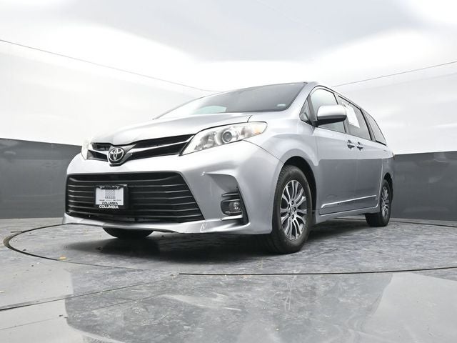 2018 Toyota Sienna XLE 8 Passenger