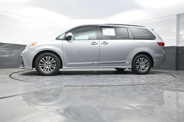 2018 Toyota Sienna XLE 8 Passenger
