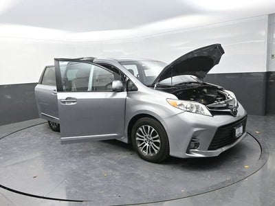 2018 Toyota Sienna XLE 8 Passenger