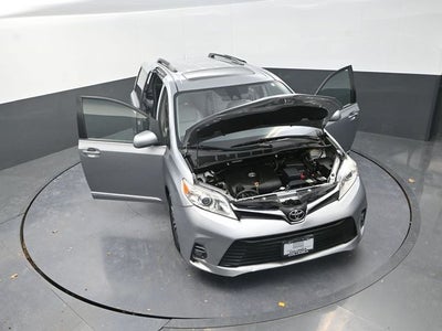 2018 Toyota Sienna XLE 8 Passenger