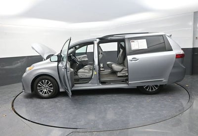 2018 Toyota Sienna XLE 8 Passenger