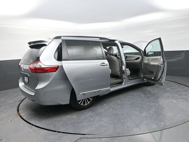 2018 Toyota Sienna XLE 8 Passenger