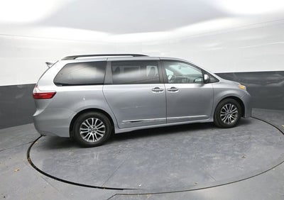 2018 Toyota Sienna XLE 8 Passenger