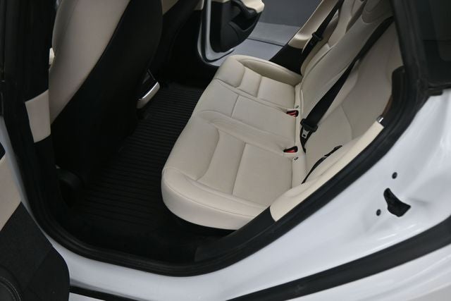 2022 Tesla Model S Base