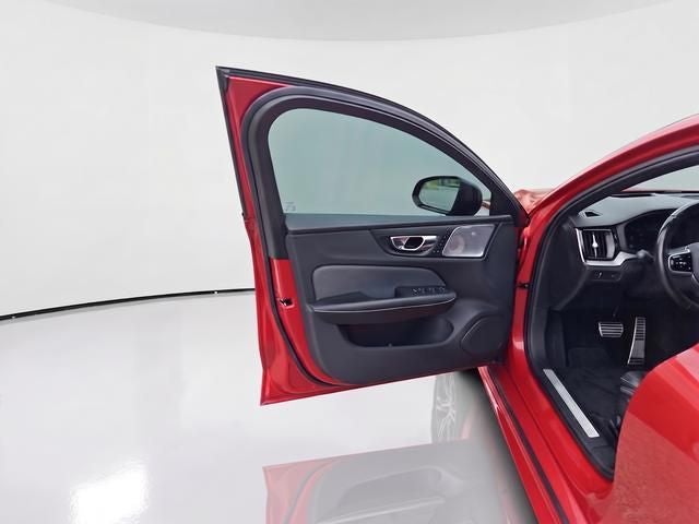 2019 Volvo S60 T6 R-Design