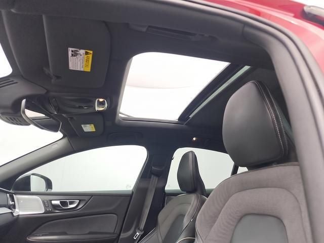 2019 Volvo S60 T6 R-Design