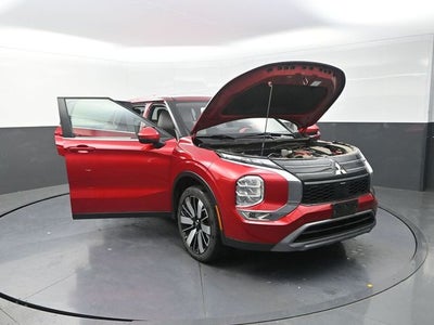 2025 Mitsubishi Outlander SE