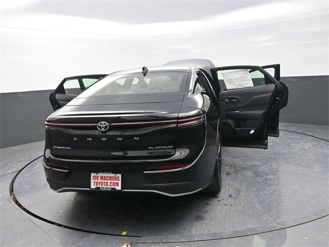 2025 Toyota Crown Platinum