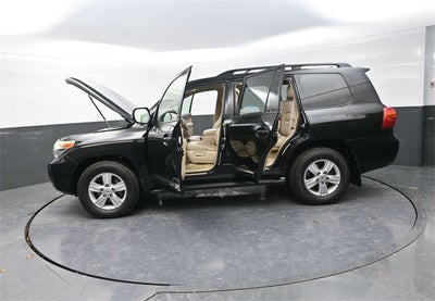 2013 Toyota Land Cruiser Base
