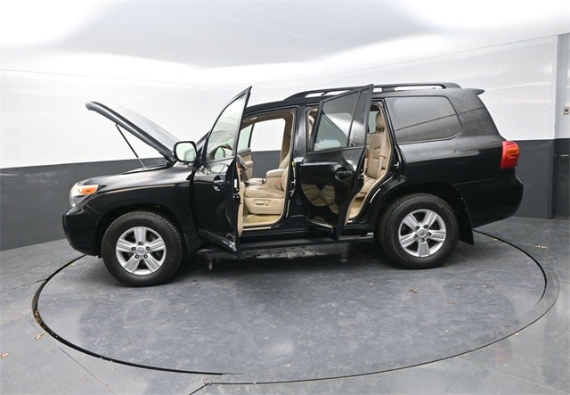 2013 Toyota Land Cruiser Base