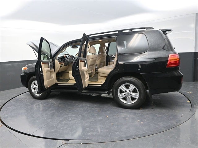 2013 Toyota Land Cruiser Base