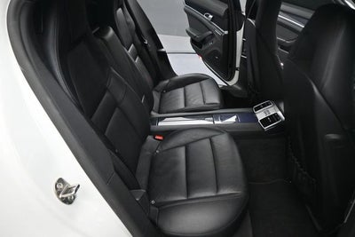 2016 Porsche Panamera 4