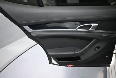 2016 Porsche Panamera 4
