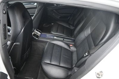 2016 Porsche Panamera 4