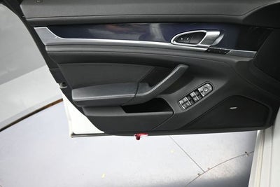 2016 Porsche Panamera 4