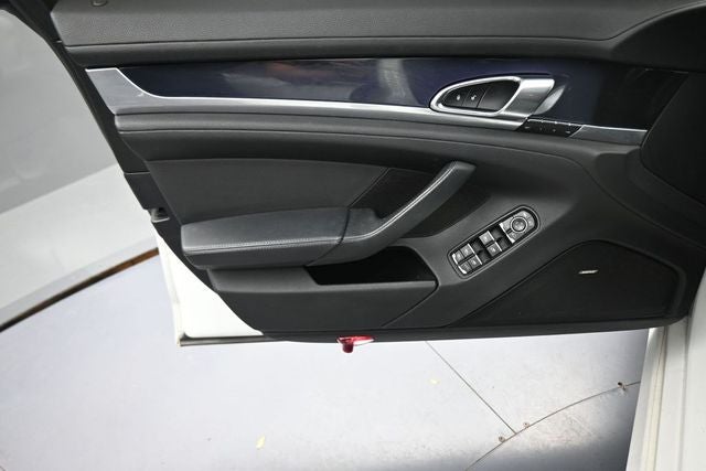 2016 Porsche Panamera 4