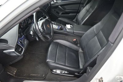 2016 Porsche Panamera 4