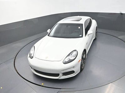 2016 Porsche Panamera 4