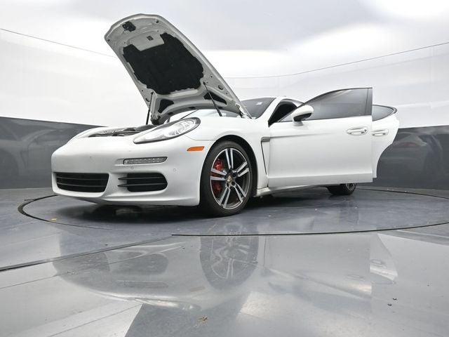 2016 Porsche Panamera 4