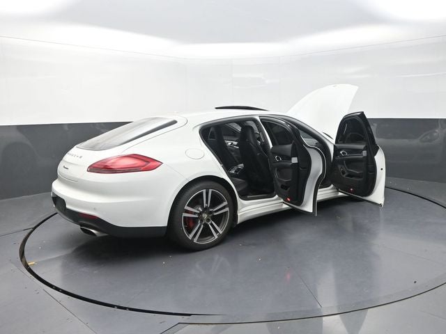 2016 Porsche Panamera 4