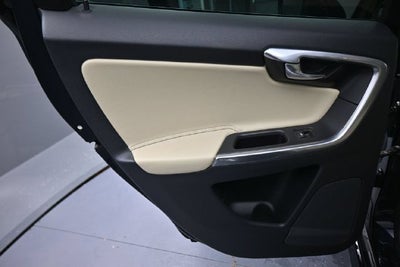 2016 Volvo XC60 T6 Drive-E