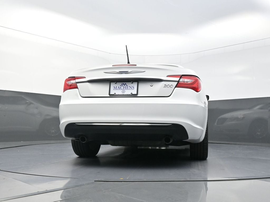 2011 Chrysler 200 Limited