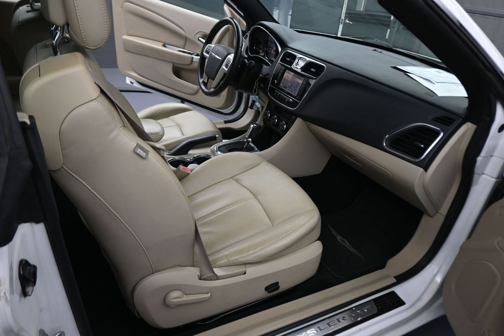 2011 Chrysler 200 Limited