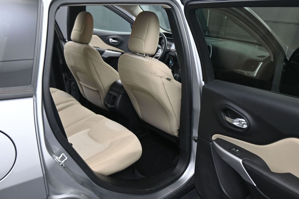 2017 Jeep Cherokee Sport