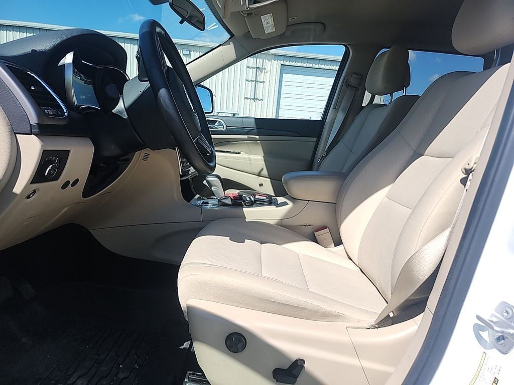 2019 Jeep Grand Cherokee Laredo E