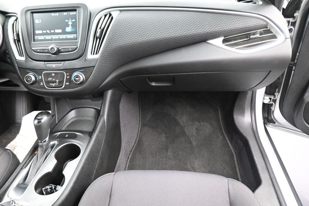 2017 Chevrolet Malibu LS 1FL