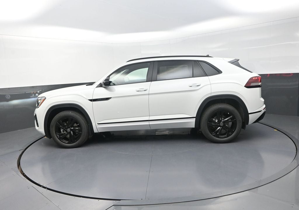 2026 Volkswagen Atlas Cross Sport 2.0T SEL R-Line Black