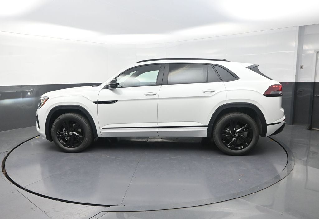 2026 Volkswagen Atlas Cross Sport 2.0T SEL R-Line Black