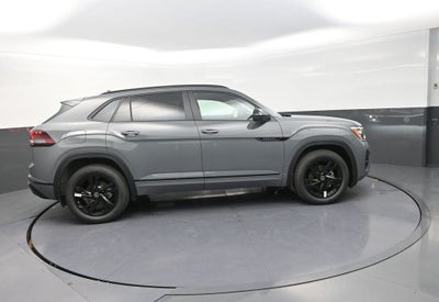 2026 Volkswagen Atlas Cross Sport 2.0T SEL R-Line Black