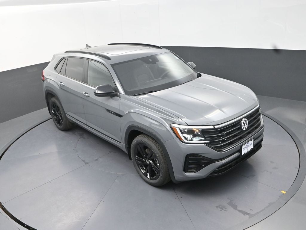 2026 Volkswagen Atlas Cross Sport 2.0T SEL R-Line Black