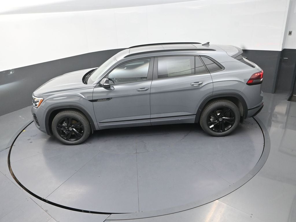 2026 Volkswagen Atlas Cross Sport 2.0T SEL R-Line Black
