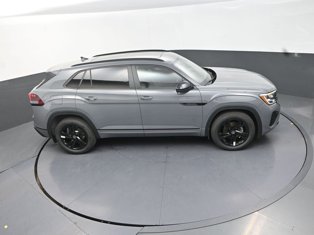 2026 Volkswagen Atlas Cross Sport 2.0T SEL R-Line Black