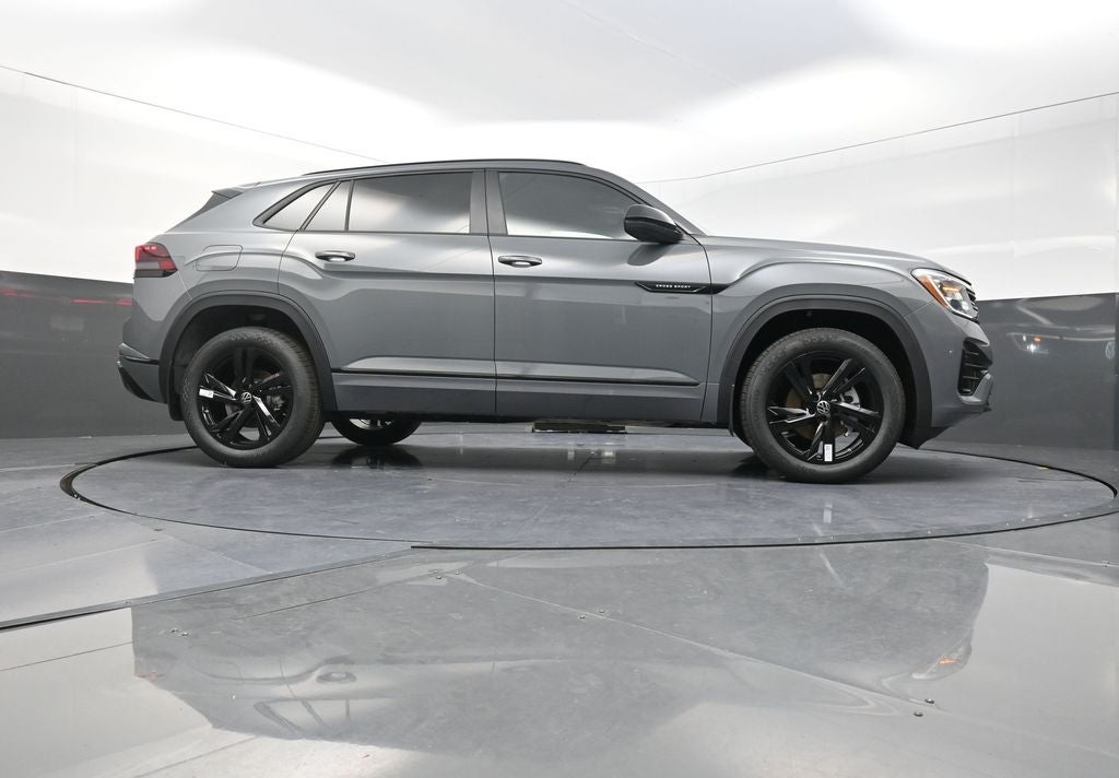2026 Volkswagen Atlas Cross Sport 2.0T SEL R-Line Black