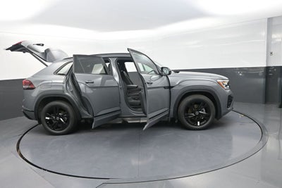 2026 Volkswagen Atlas Cross Sport 2.0T SEL R-Line Black