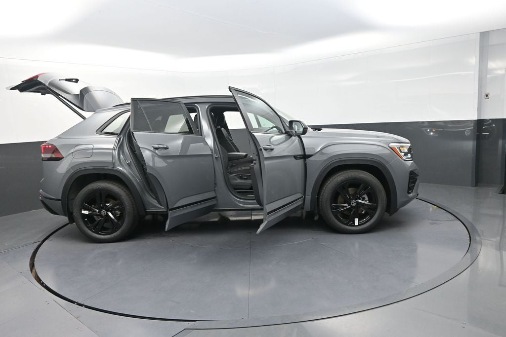 2026 Volkswagen Atlas Cross Sport 2.0T SEL R-Line Black
